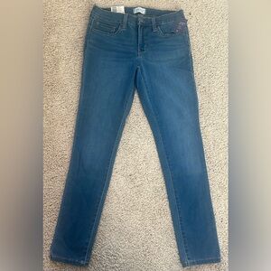 Crown & Ivy NWT Lake Wash Skinny Jeans Size 6 Core Denim Stretch